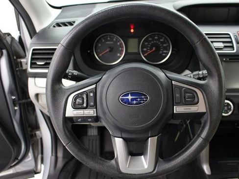 Used 2018 Subaru Forester 2.5i w/ Alloy Wheel Package AWD/4WD image 11