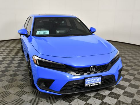 Used 2023 Honda Civic Sport Touring image 3