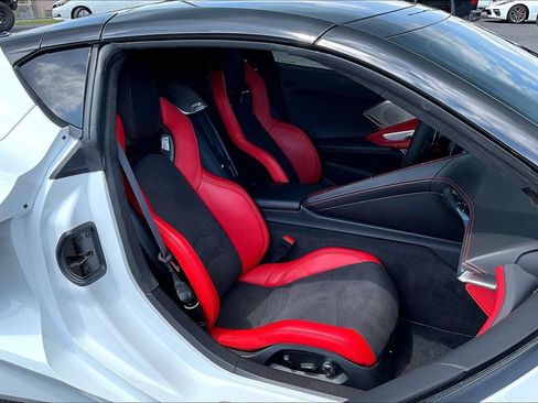 Used 2025 Chevrolet Corvette Stingray Premium Cpe w/ Z51 Performance Package RWD image 28