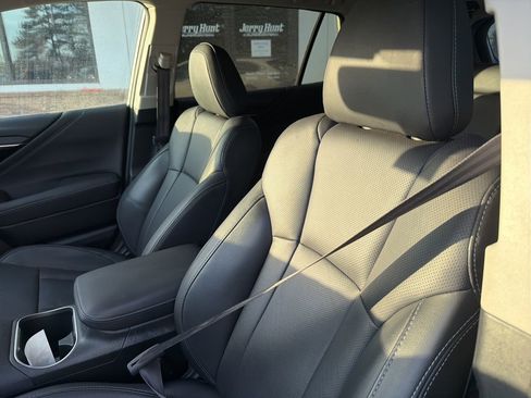 Used 2023 Subaru Outback Limited image 3