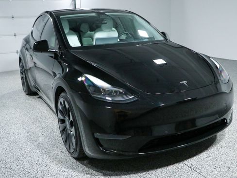 Used 2022 Tesla Model Y Performance AWD/4WD image 5
