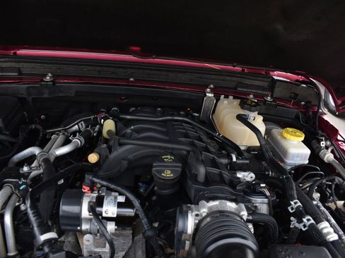 Used 2022 Jeep Wrangler Unlimited Rubicon w/ Cold Weather Group image 35