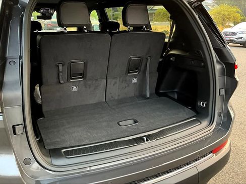 New 2025 Jeep Grand Cherokee L Limited w/ Luxury Tech Group II AWD/4WD image 19