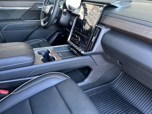 Used 2026 GMC Acadia Denali w/ Super Cruise Package AWD/4WD image 16