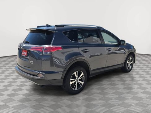 Used 2018 Toyota RAV4 XLE AWD/4WD image 11