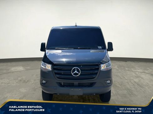 Used 2024 Mercedes-Benz Sprinter 2500 image 9