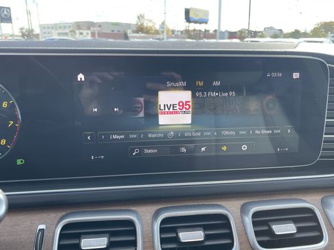 Certified 2022 Mercedes-Benz GLS 450 4MATIC image 23