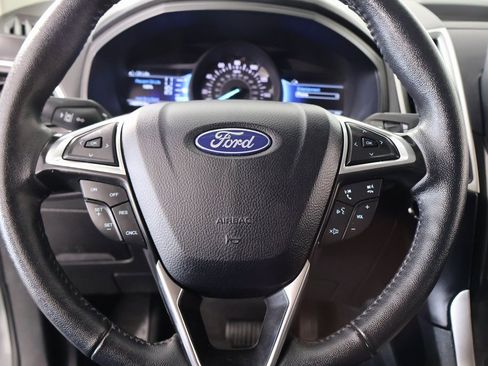 Used 2024 Ford Edge SEL image 3