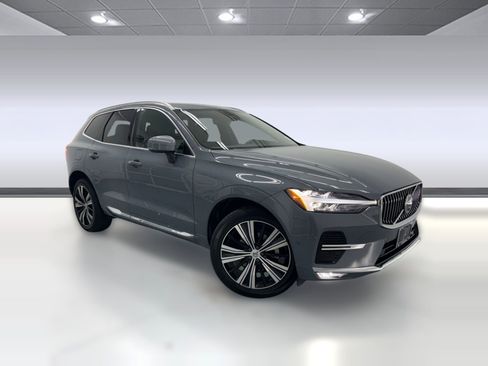 Used 2023 Volvo XC60 B5 Plus image 6