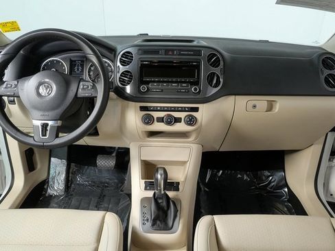 Used 2014 Volkswagen Tiguan SE image 15