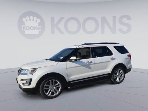 Used 2017 Ford Explorer Limited w/ Equipment Group 301A AWD/4WD image 7