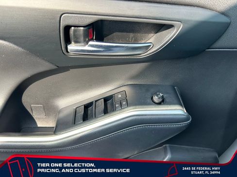 Used 2023 Toyota Highlander XLE FWD image 16
