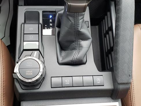 Used 2025 Toyota 4Runner Limited image 27