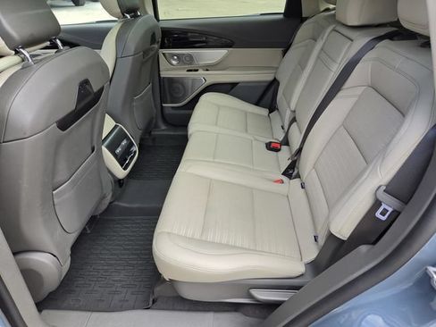 Used 2025 Lincoln Nautilus Reserve AWD/4WD image 32
