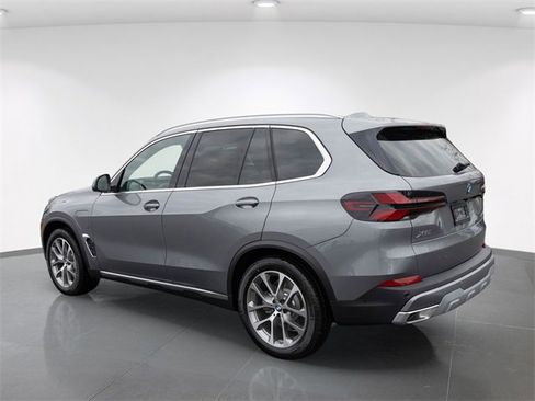 New 2026 BMW X5 xDrive50e w/ Climate Comfort Package image 7