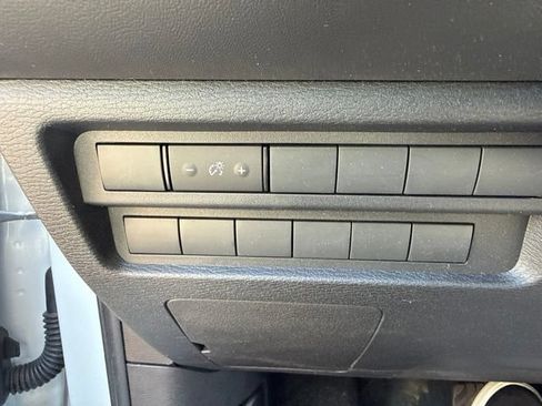 Used 2023 Mitsubishi Outlander ES AWD/4WD image 18
