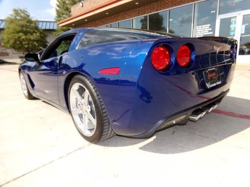 Used 2007 Chevrolet Corvette Coupe w/ Preferred Equipment Group RWD image 8