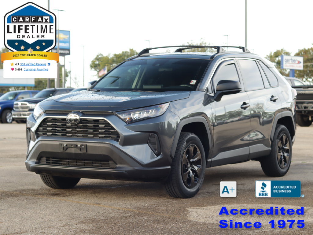 Used 2021 Toyota RAV4 LE AWD/4WD image 3