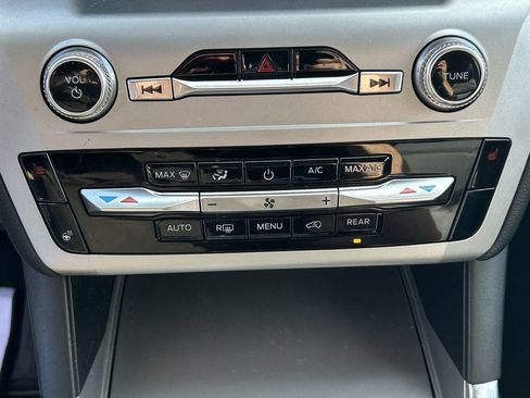 Used 2022 Ford Explorer XLT w/ Equipment Group 202A image 63