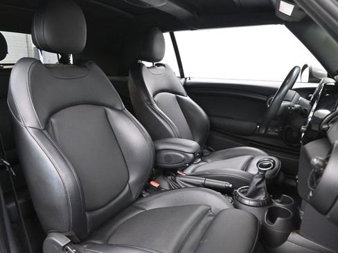 Used 2017 MINI Cooper Convertible image 9