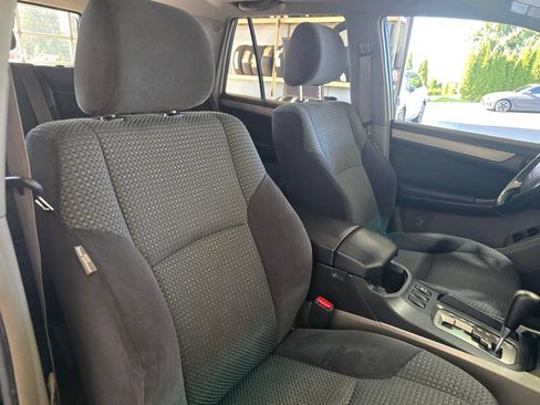 Used 2005 Toyota 4Runner SR5 AWD/4WD image 29