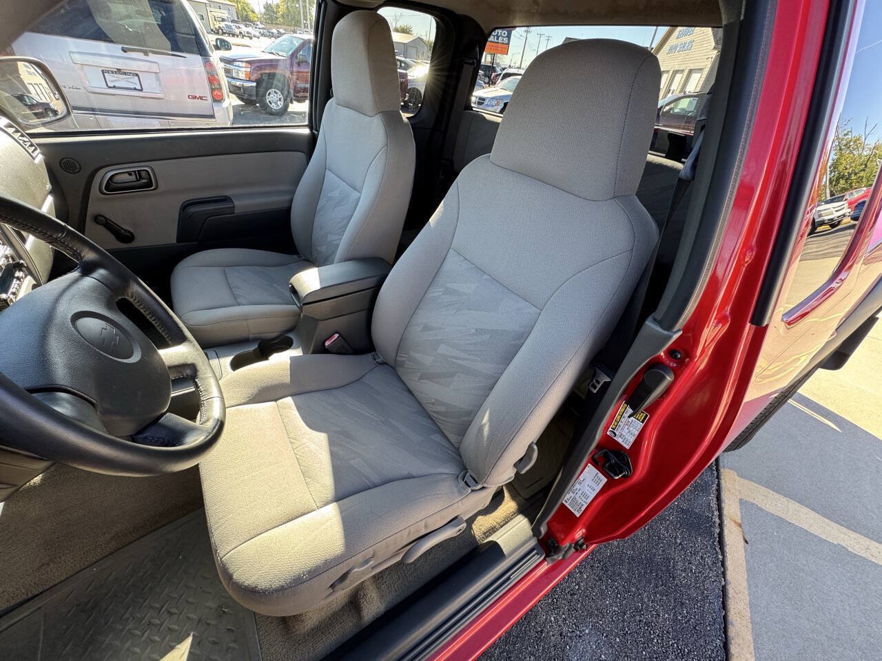 Used 2005 Chevrolet Colorado LS RWD image 24