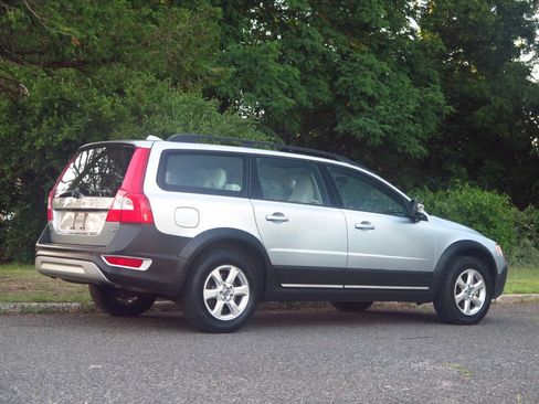 Used 2009 Volvo XC70 3.2 AWD/4WD image 4