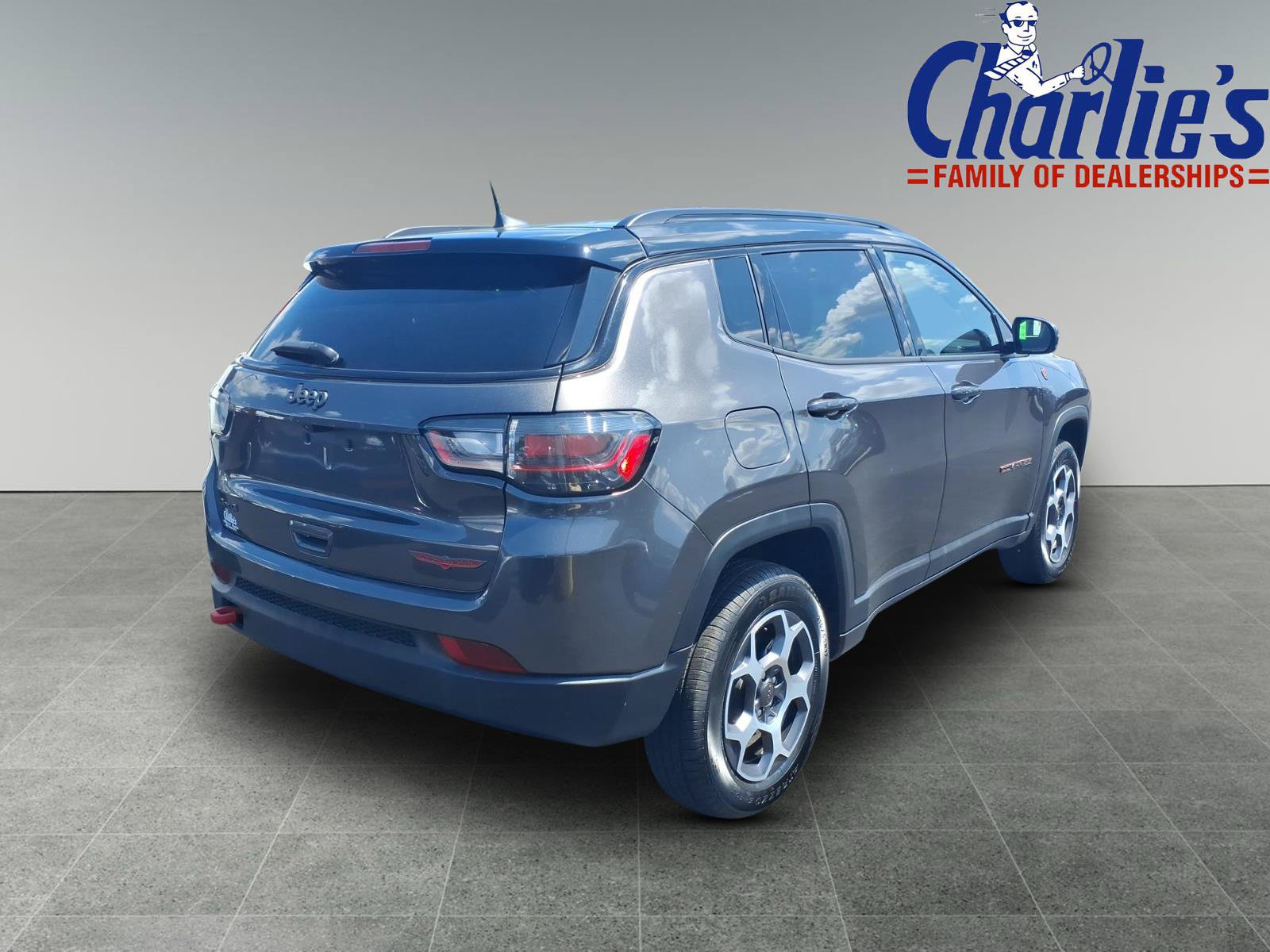 Used 2022 Jeep Compass Trailhawk w/ Trailhawk Elite Group AWD/4WD image 4