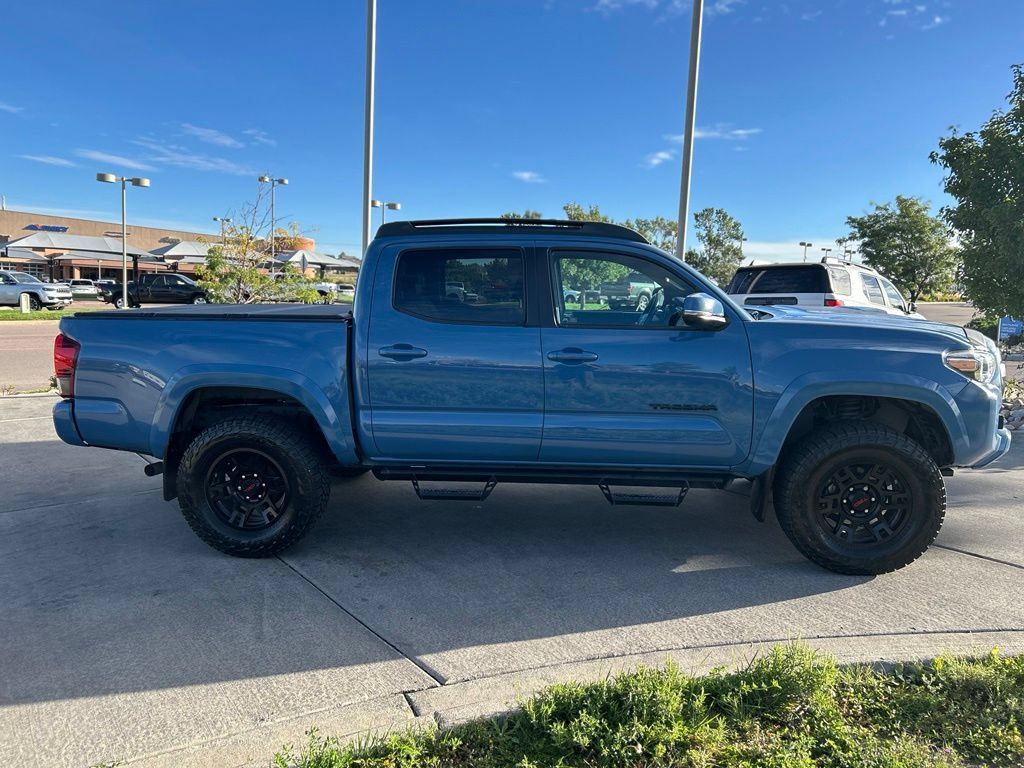 Used 2019 Toyota Tacoma TRD Sport AWD/4WD image 10