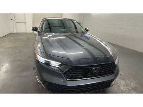 Used 2025 Honda Accord SE image 3