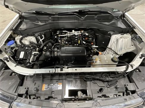Used 2023 Ford Explorer XLT image 21