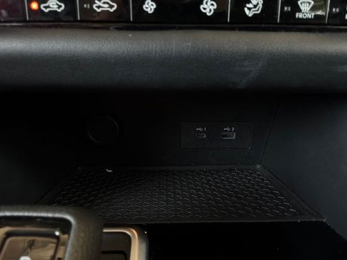 Used 2025 Nissan Pathfinder SV FWD image 26