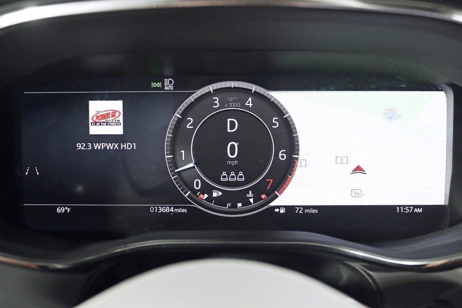 Used 2025 Jaguar F-PACE R-Dynamic S AWD/4WD image 17