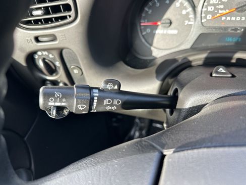 Used 2009 Chevrolet TrailBlazer LT w/ Sun And Sound Package image 40