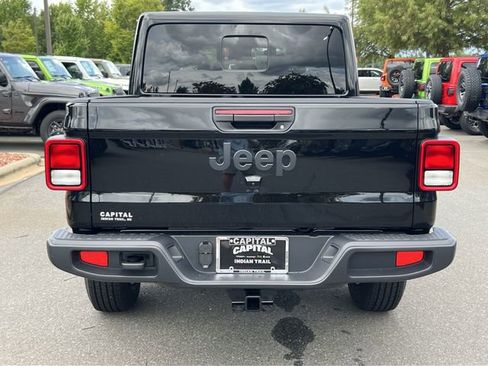 New 2025 Jeep Gladiator Sport image 12