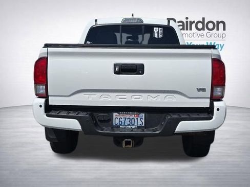 Used 2016 Toyota Tacoma TRD Sport w/ Premium & Technology Package AWD/4WD image 36