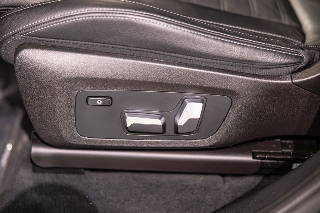 Used 2023 BMW X4 M40i AWD/4WD image 24