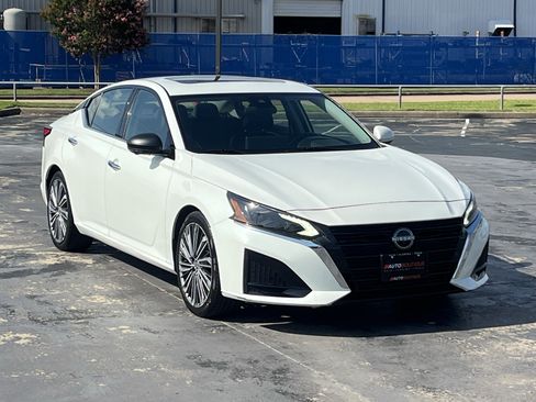 Used 2023 Nissan Altima 2.5 SL FWD image 3