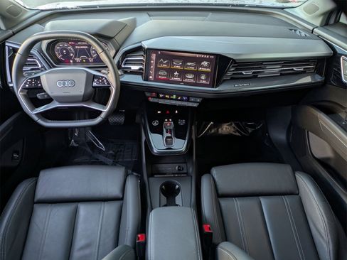 Used 2023 Audi Q4 e-tron Premium image 7