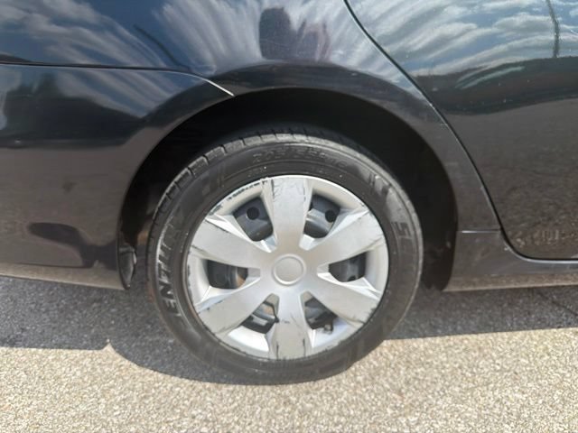 Used 2013 Toyota Corolla LE FWD image 31