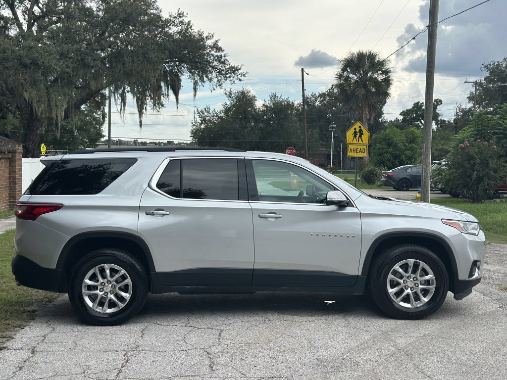 Used 2020 Chevrolet Traverse LT FWD image 6