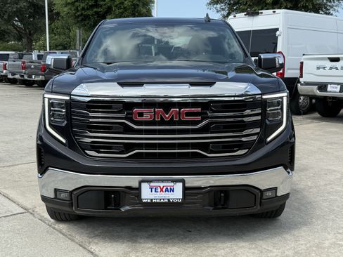 Used 2025 GMC Sierra 1500 SLT AWD/4WD image 11
