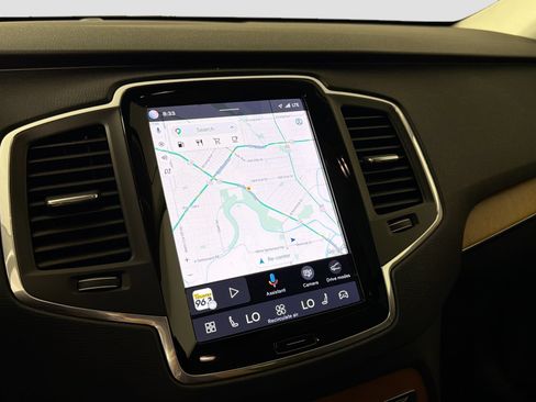 Certified 2023 Volvo XC90 B6 Core AWD/4WD image 13