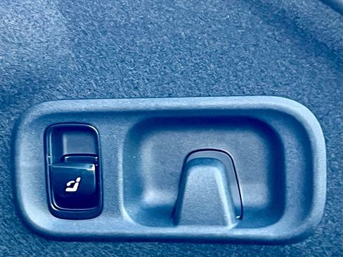 Certified 2024 Mercedes-Benz C 300 4MATIC Sedan image 28