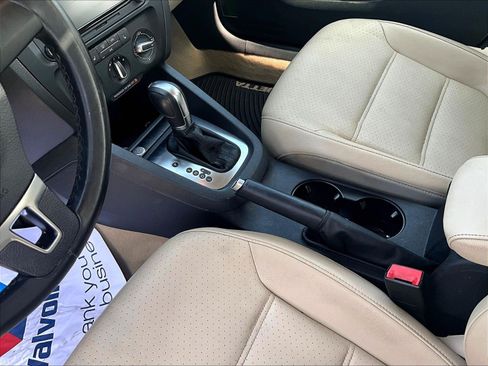 Used 2014 Volkswagen Jetta SE FWD image 18