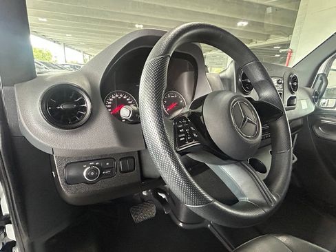 Used 2025 Mercedes-Benz Sprinter 2500 image 19