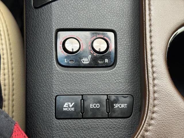 Certified 2017 Toyota Avalon XLE Plus w/ All Weather Liner Package FWD image 26