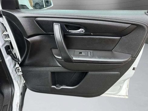 Used 2016 Chevrolet Traverse LT w/ Style and Technology Package image 29