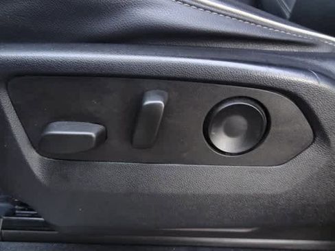 Used 2022 Chevrolet Suburban Premier image 7