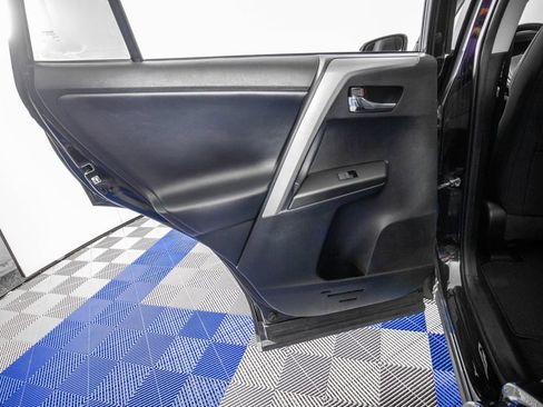 Used 2018 Toyota RAV4 XLE w/ Plus Extra Value Package FWD image 11